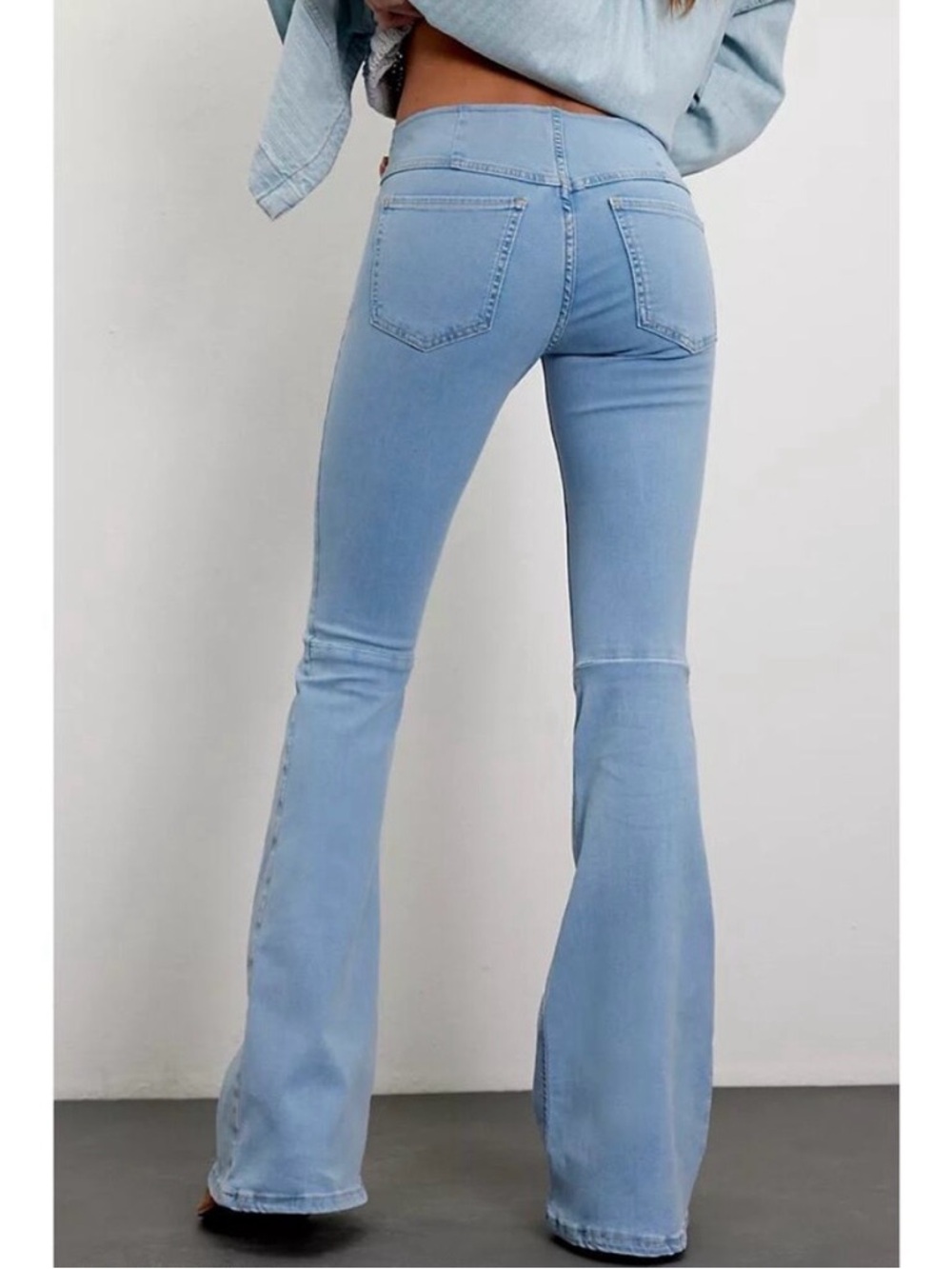 NWT We The Free 32 Blue Penny Pull On Mid Rise Flare Jeans - Picture 3 of 9